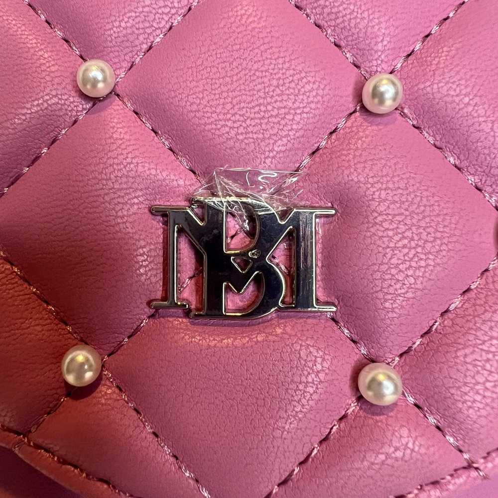BADGLEY MISCHKA PINK QUILTED VEGAN LEATHER PEARLS CROSSBODY PHONE CASE NEW - Picture 7 of 8